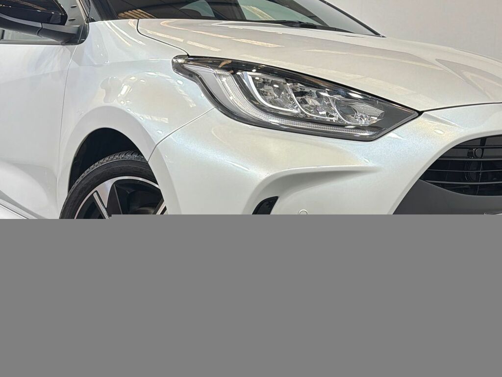Toyota Yaris 1.5 Hybrid 130 Premiere Edition Cvt White