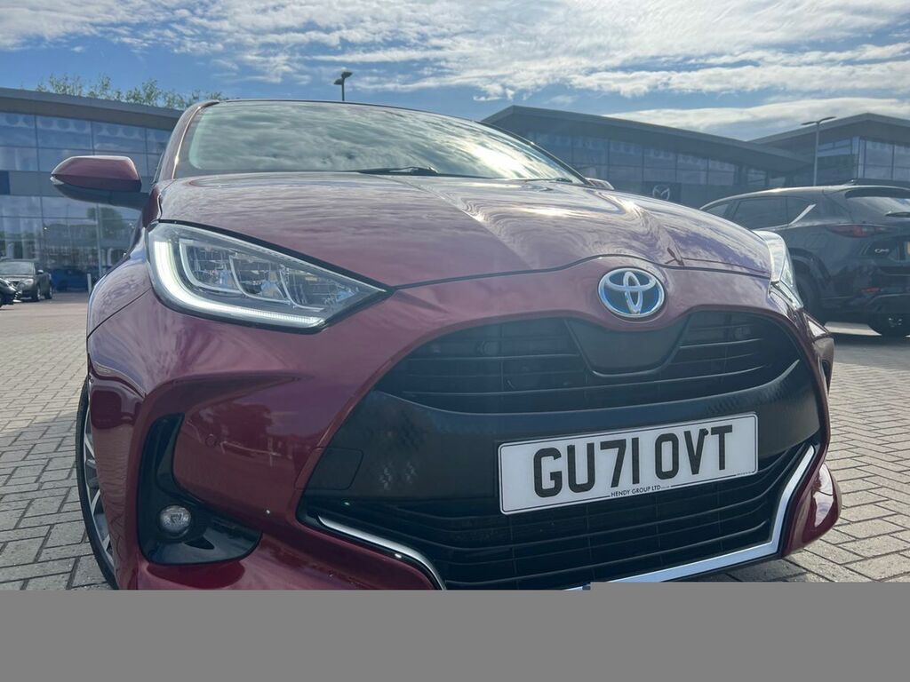 Toyota Yaris 1.5 Hybrid Excel Cvt Red