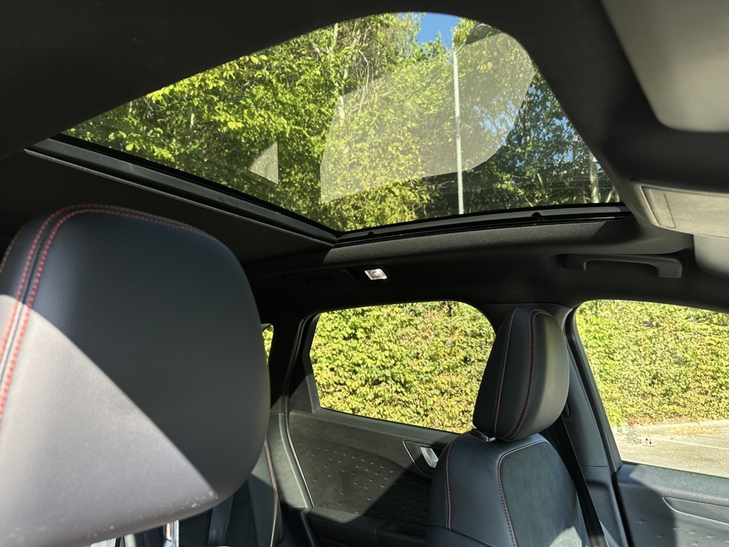 Ford Kuga 2.0 Ecoblue 190 St-line X CA70SUV Red #3