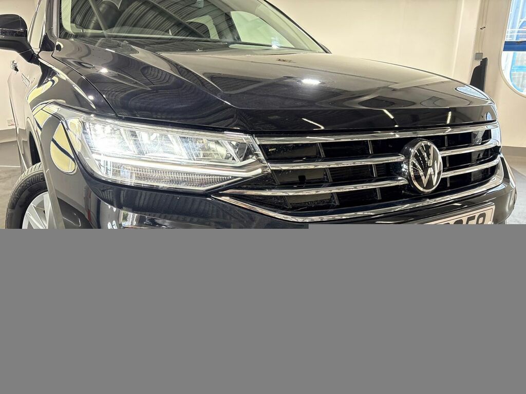 Volkswagen Tiguan Allspace 1.5 Tsi Life AVZ6358 Black #2