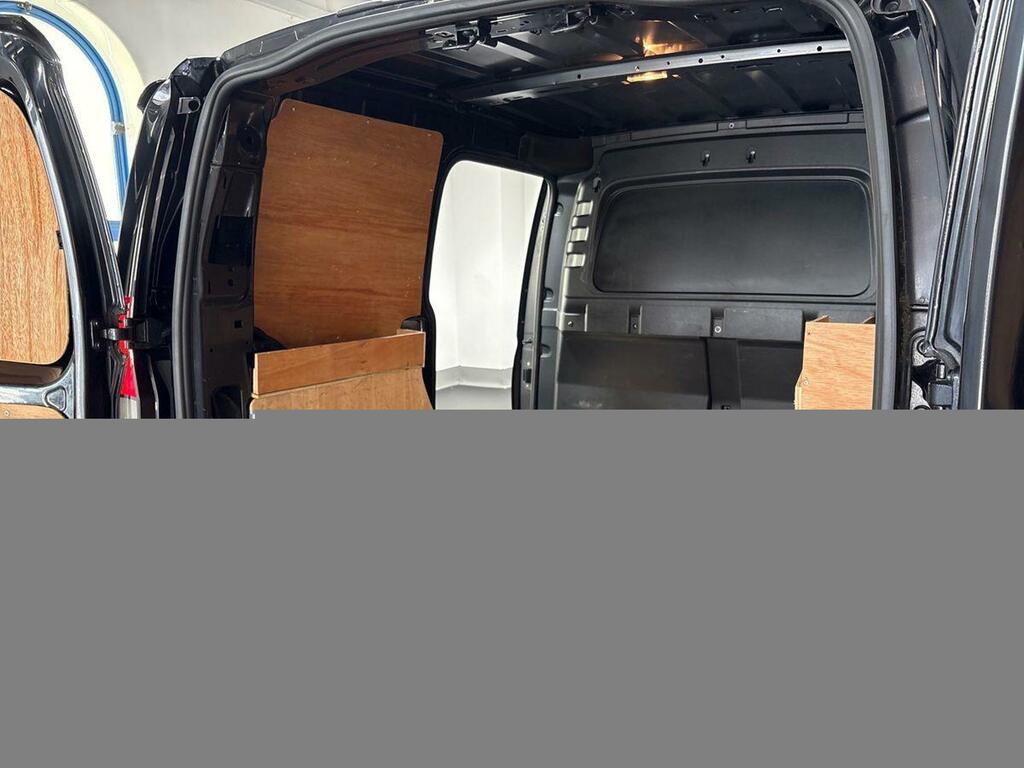 Volkswagen Caddy 2L Commerce White #9