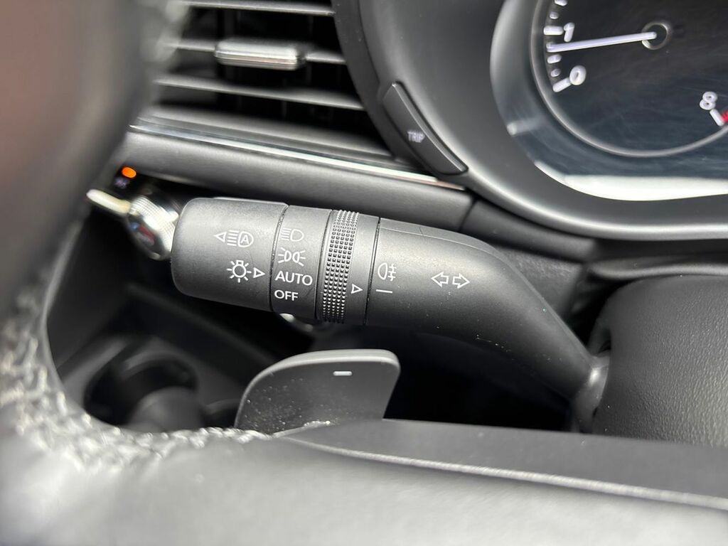 Mazda 3 2.0 E-skyactiv G Mhev Se-l Lux White #8