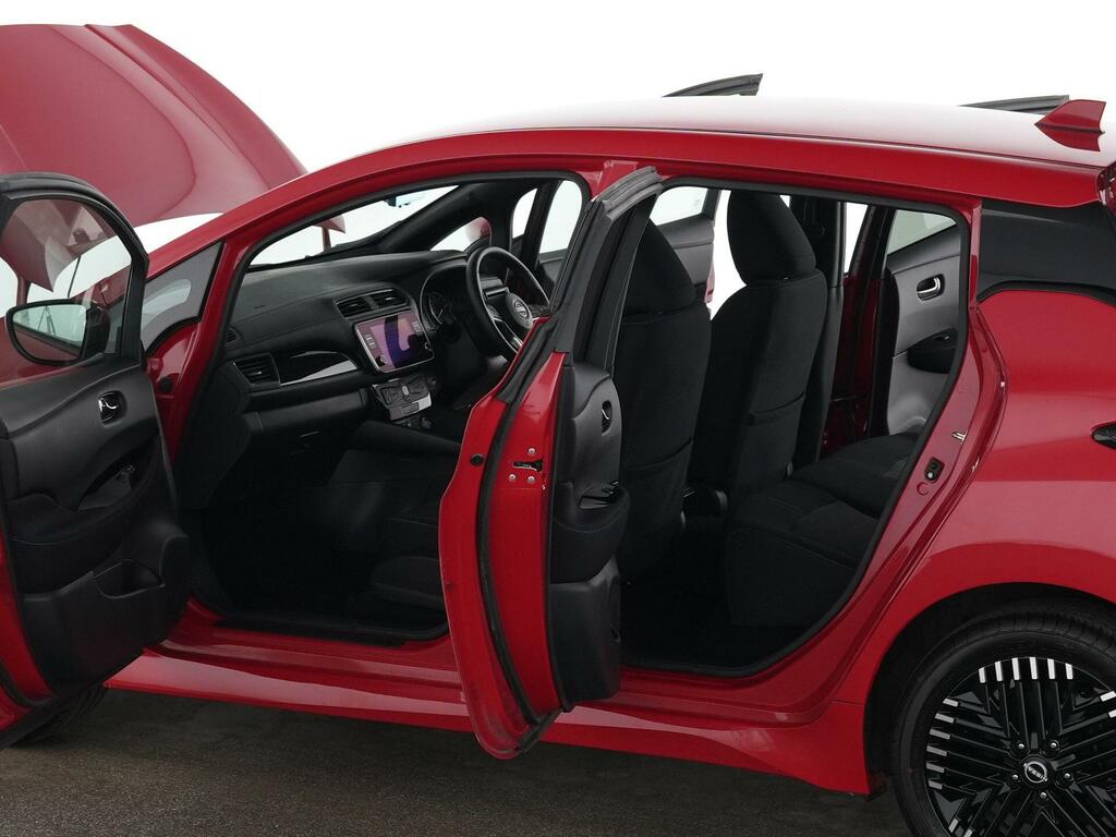 Nissan Leaf   #32
