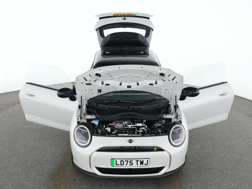 Mini Electric E 66.5Kwh Monochrome White #27