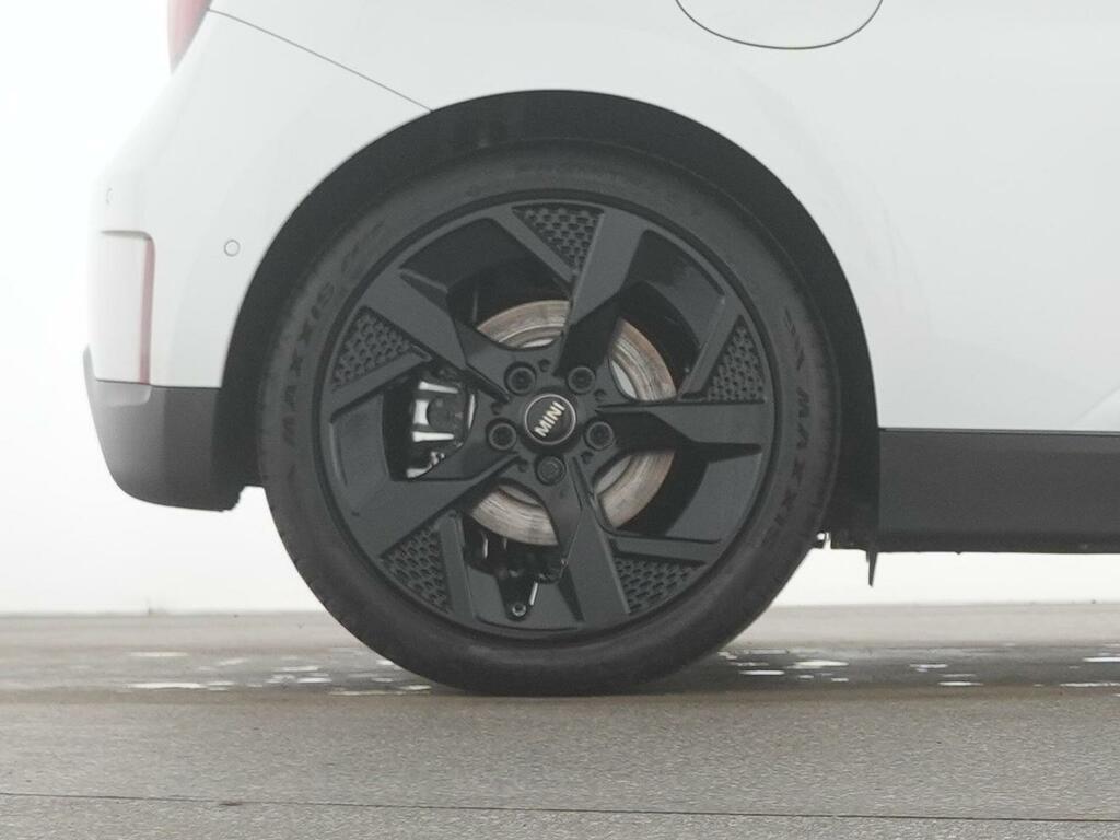 Mini Electric E 66.5Kwh Monochrome White #34