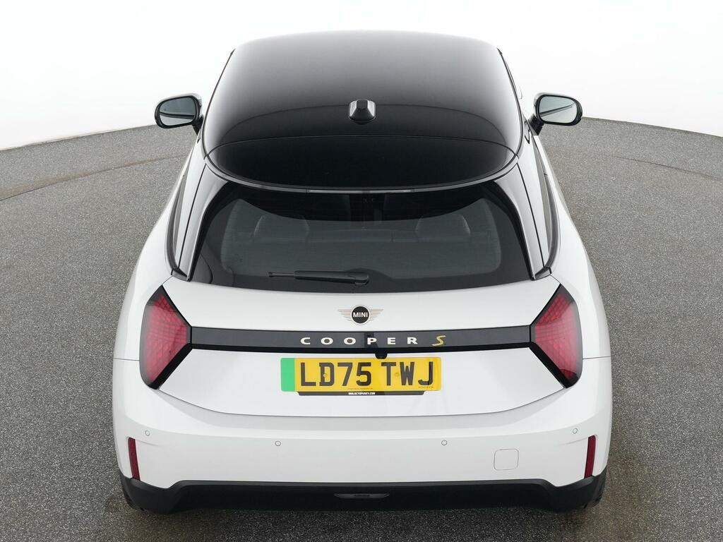 Mini Electric E 66.5Kwh Monochrome White #26