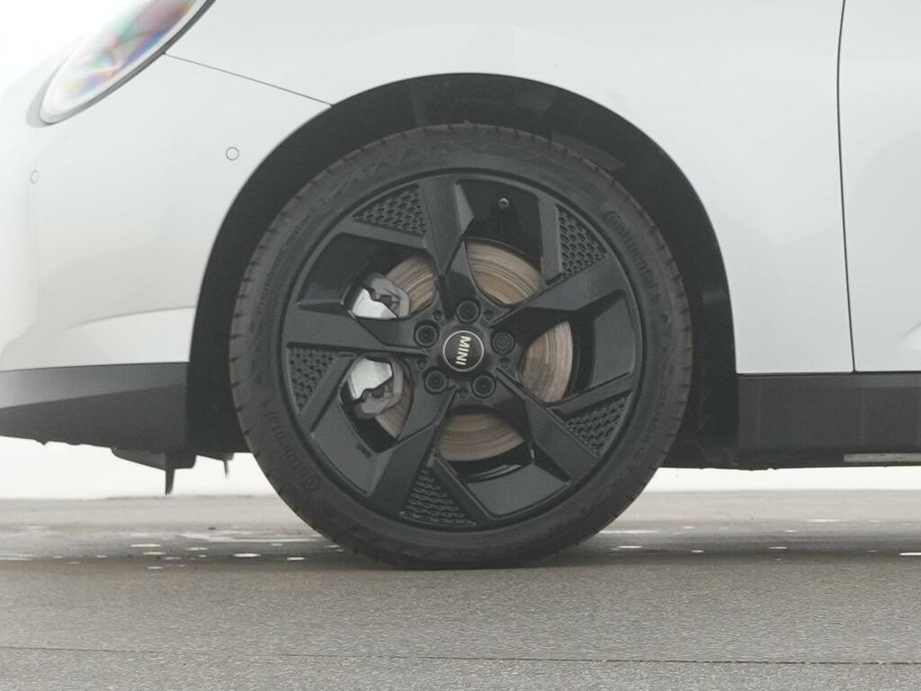 Mini Electric E 66.5Kwh Monochrome White #32