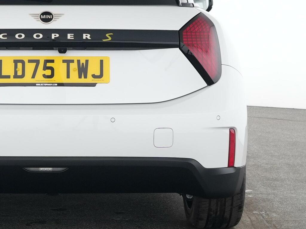 Mini Electric E 66.5Kwh Monochrome White #14