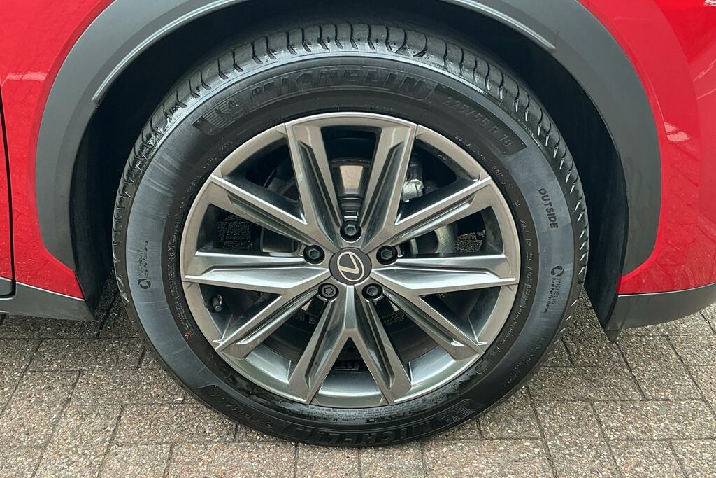 Lexus LBX Lbx 1.5 Vvt-ie Premium Plus E-cvt Euro 6 Ss Red #3