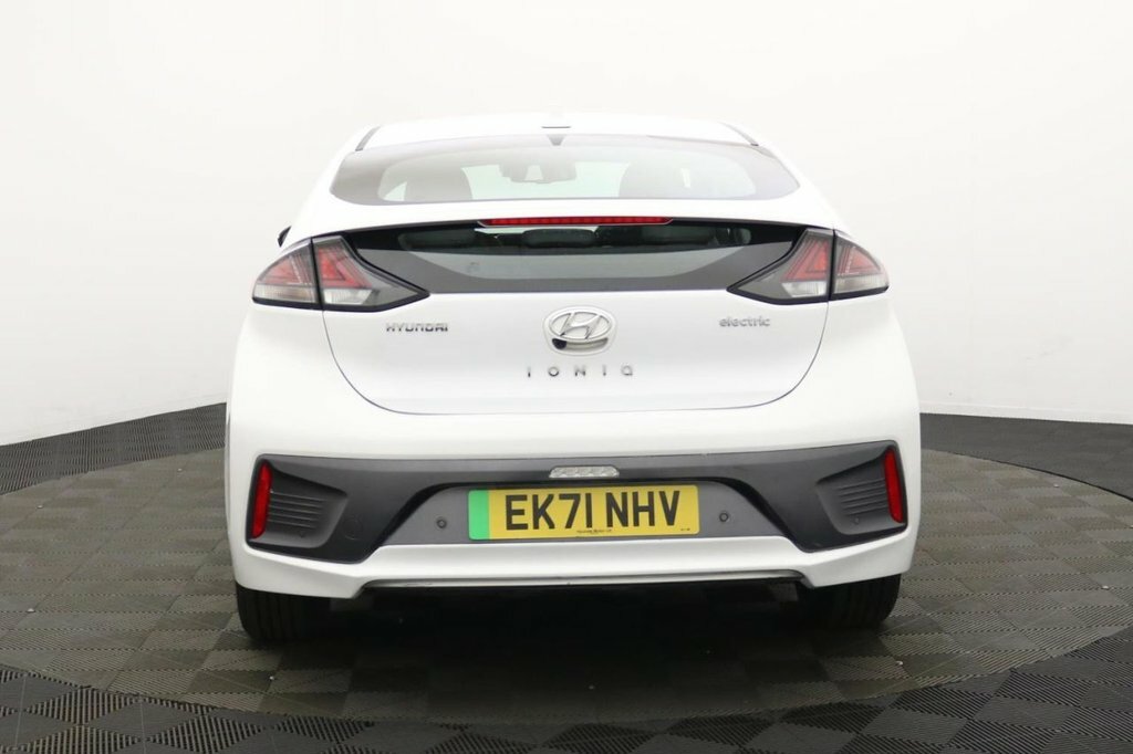 Hyundai Ioniq Hatchback White #5