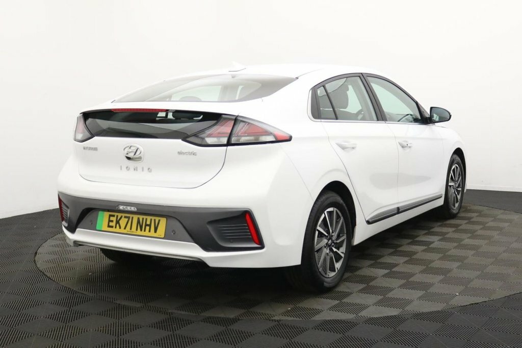 Hyundai Ioniq Hatchback White #4