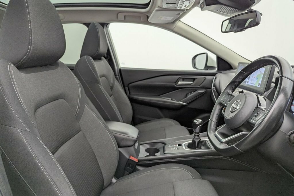 Nissan Qashqai 1.3L N-connecta LL72WHF White #3