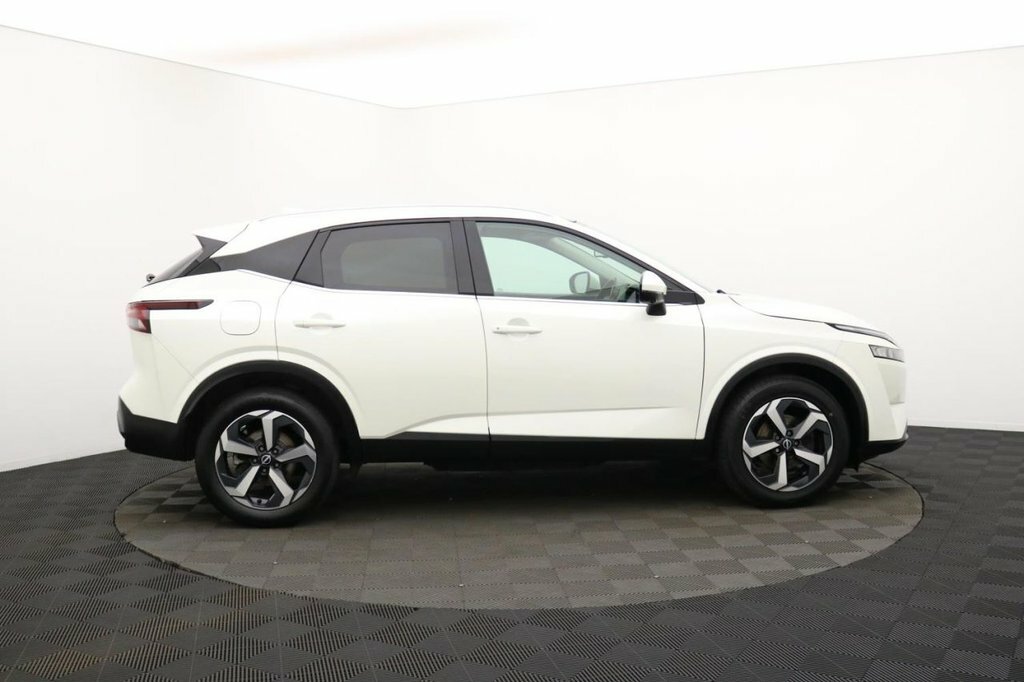 Nissan Qashqai 1.3L N-connecta LL72WHF White #2
