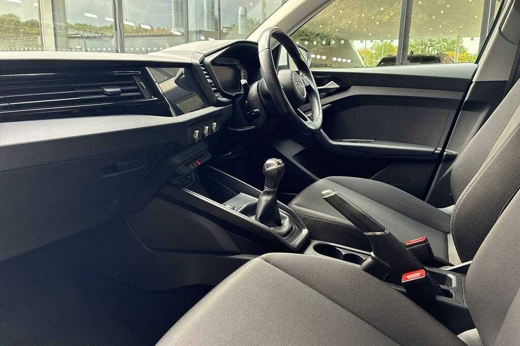 Audi A1 Technik 30 Tfsi 116 Ps 6-Speed WD69CDN White #2