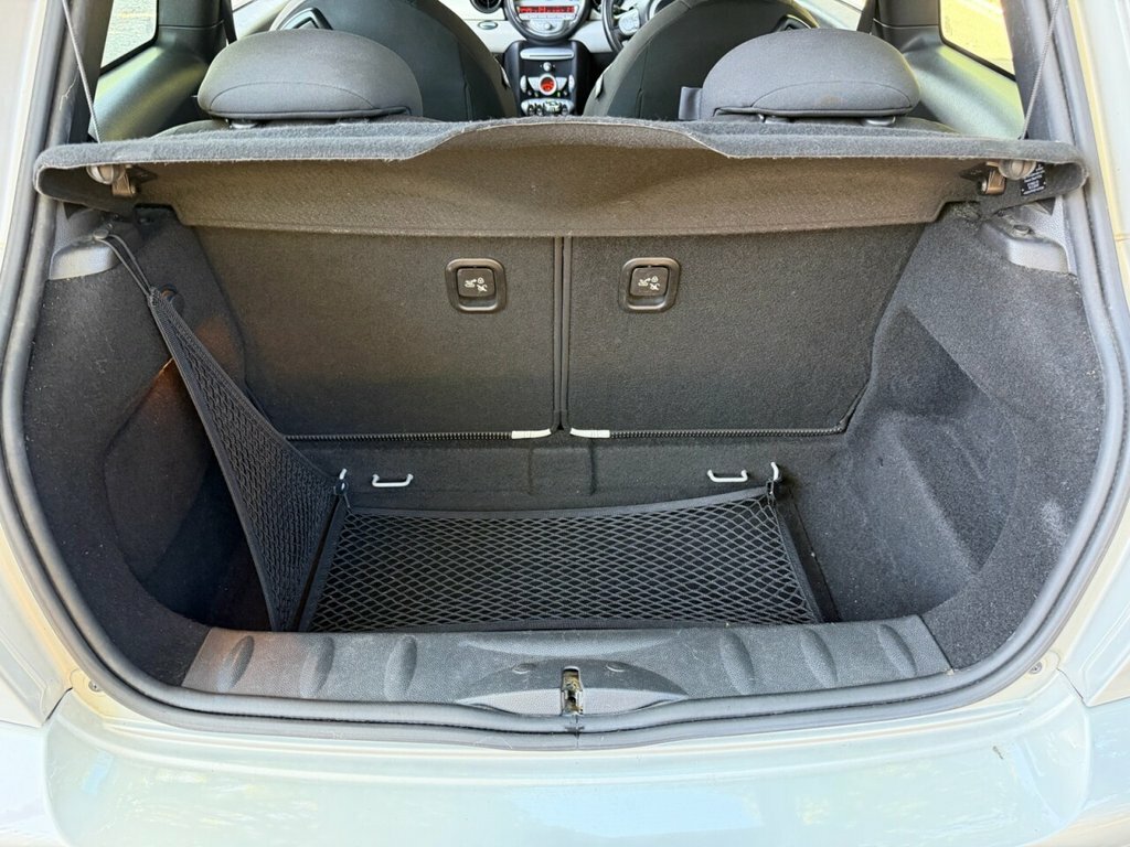 Mini Hatch 1.4 First White #23