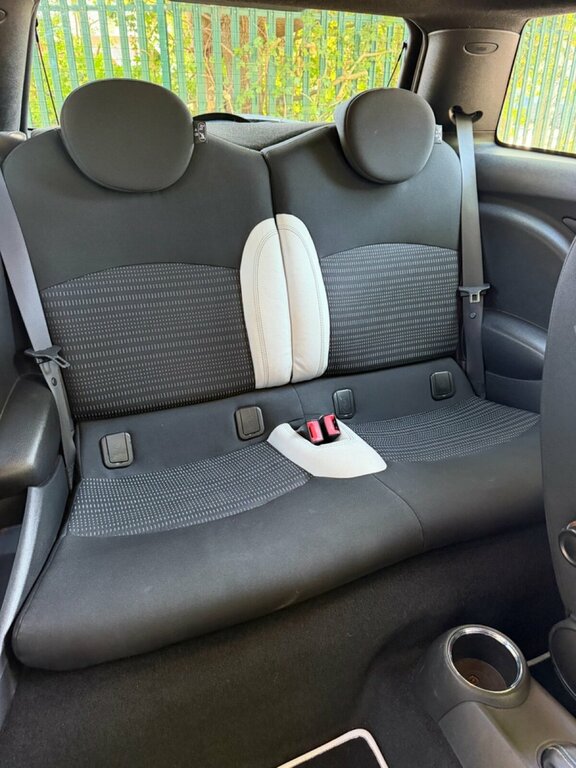 Mini Hatch 1.4 First White #19