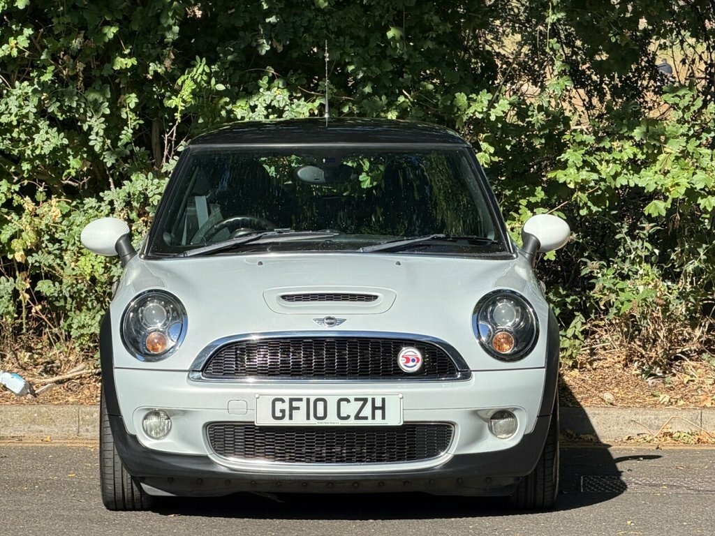 Mini Hatch 1.4 First White #9