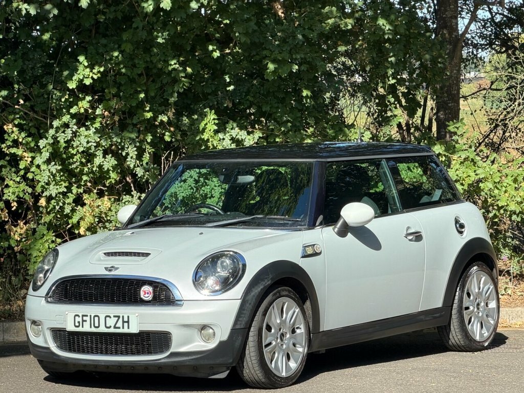Mini Hatch 1.4 First White #3