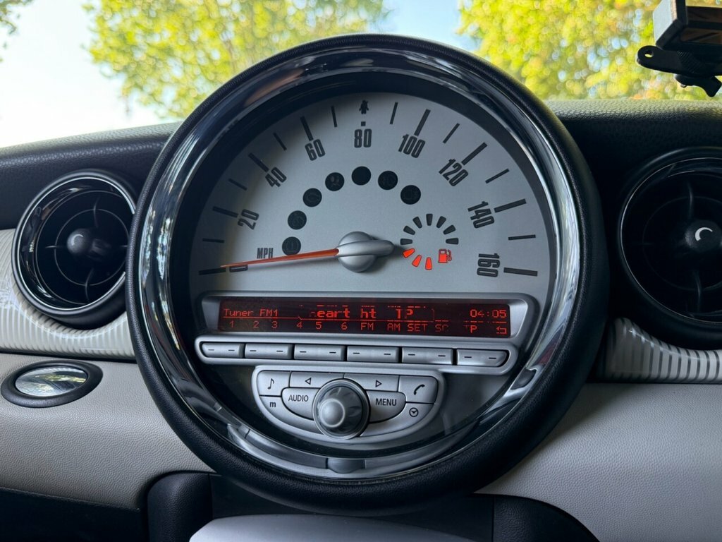 Mini Hatch 1.4 First White #28
