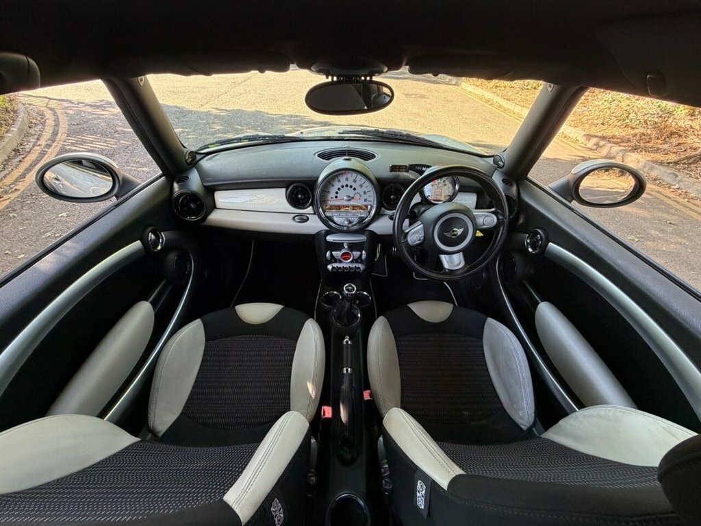 Mini Hatch 1.4 First White #4