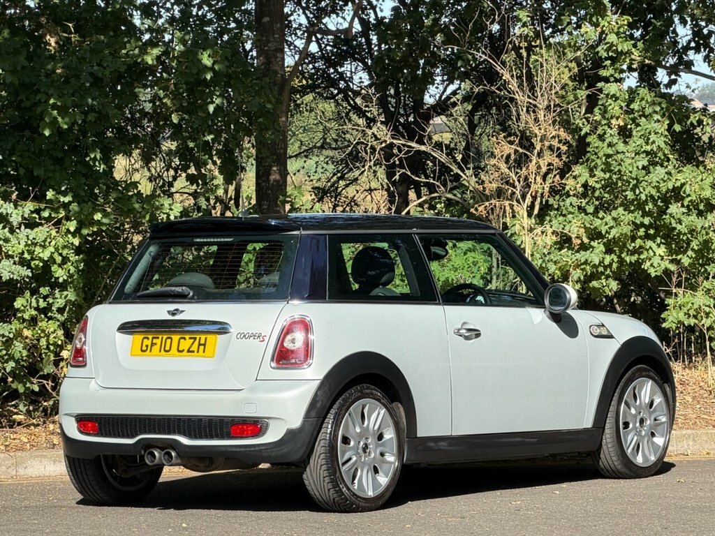 Mini Hatch 1.4 First White #17