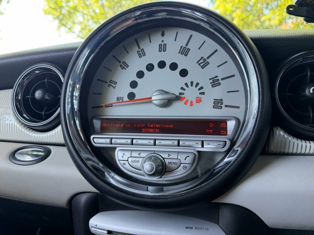 Mini Hatch 1.4 First White #29