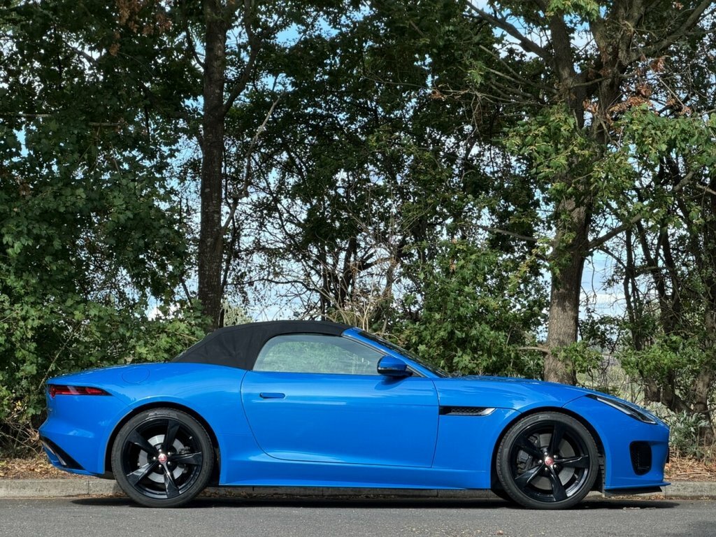 Jaguar F-Type R-dynamic Black #8