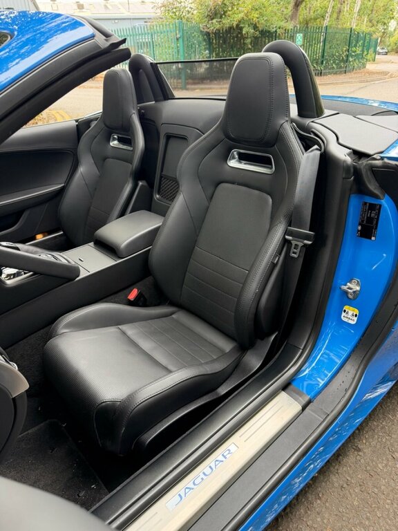 Jaguar F-Type R-dynamic Black #24