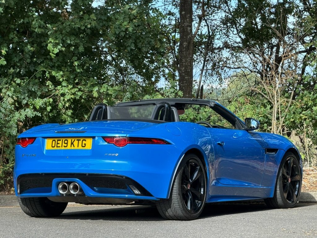Jaguar F-Type R-dynamic Black #11