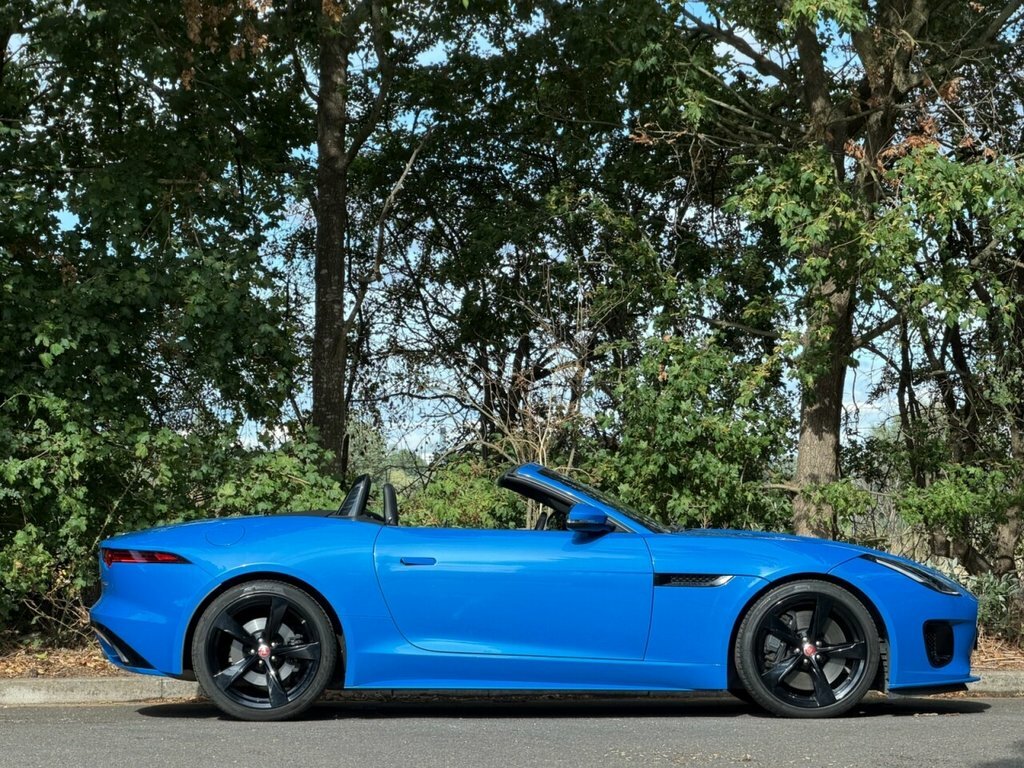 Jaguar F-Type R-dynamic Black #9
