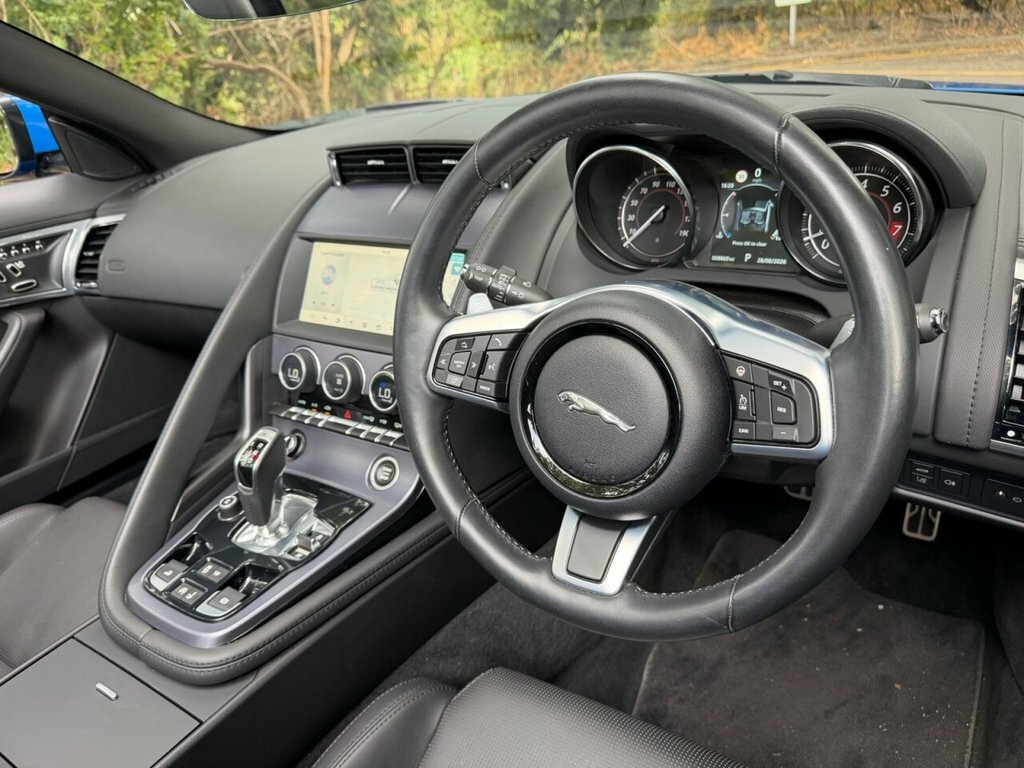 Jaguar F-Type R-dynamic Black #30