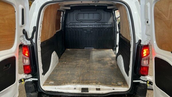 Vauxhall Combo 1.5 Turbo D 2300 Dynamic Panel Van Manu #2