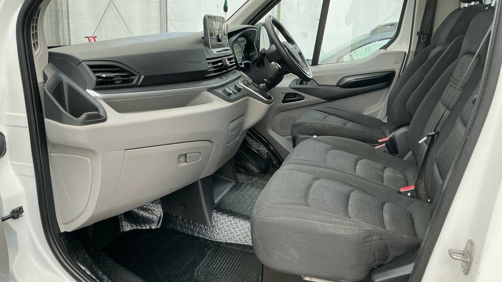 Maxus Deliver 9 2.0 D20 150 Chassis Cab White #5