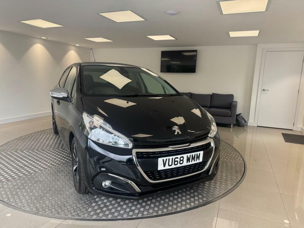 Peugeot 208 1.2 Puretech Allure Premium Euro 6 Ss Black #2