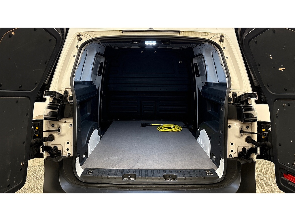 Volkswagen ID.Buzz Pro Commerce Plus White #6