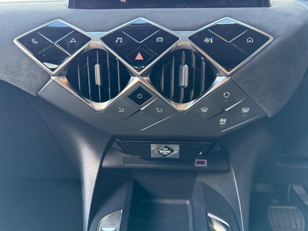 DS DS 3 Opera E-tense Ev Red #28