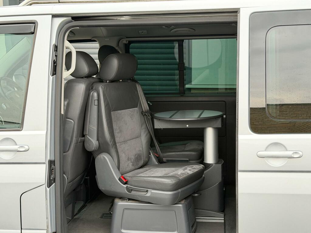 Volkswagen Caravelle Mpv Silver #24