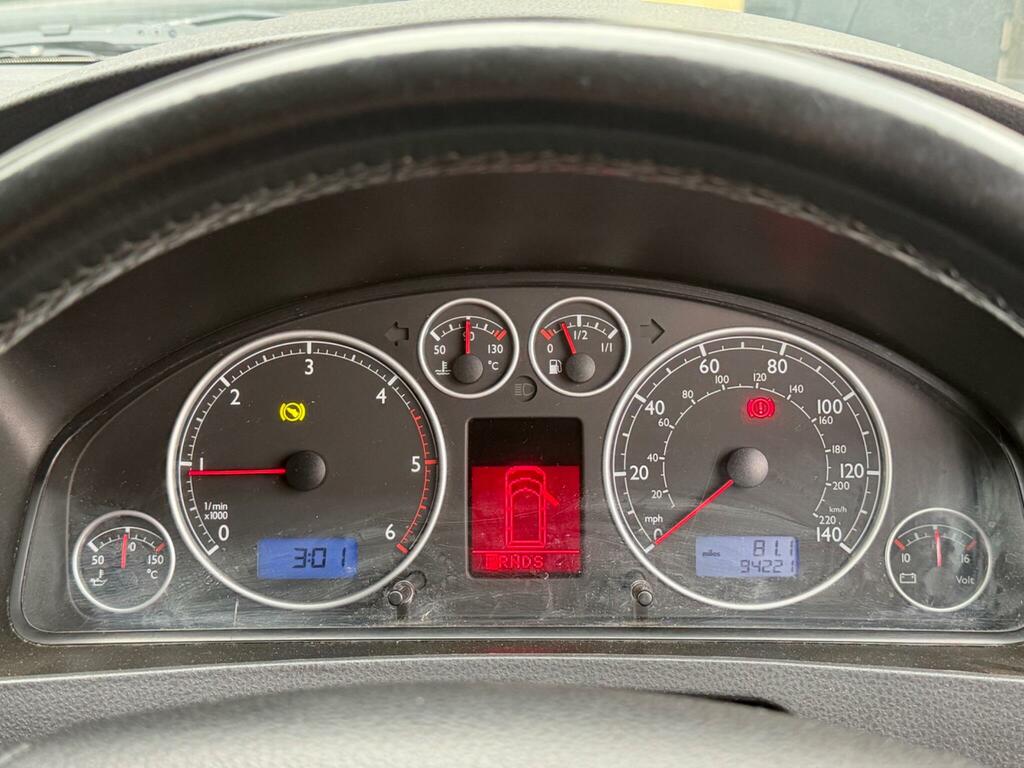Volkswagen Caravelle Mpv Silver #21