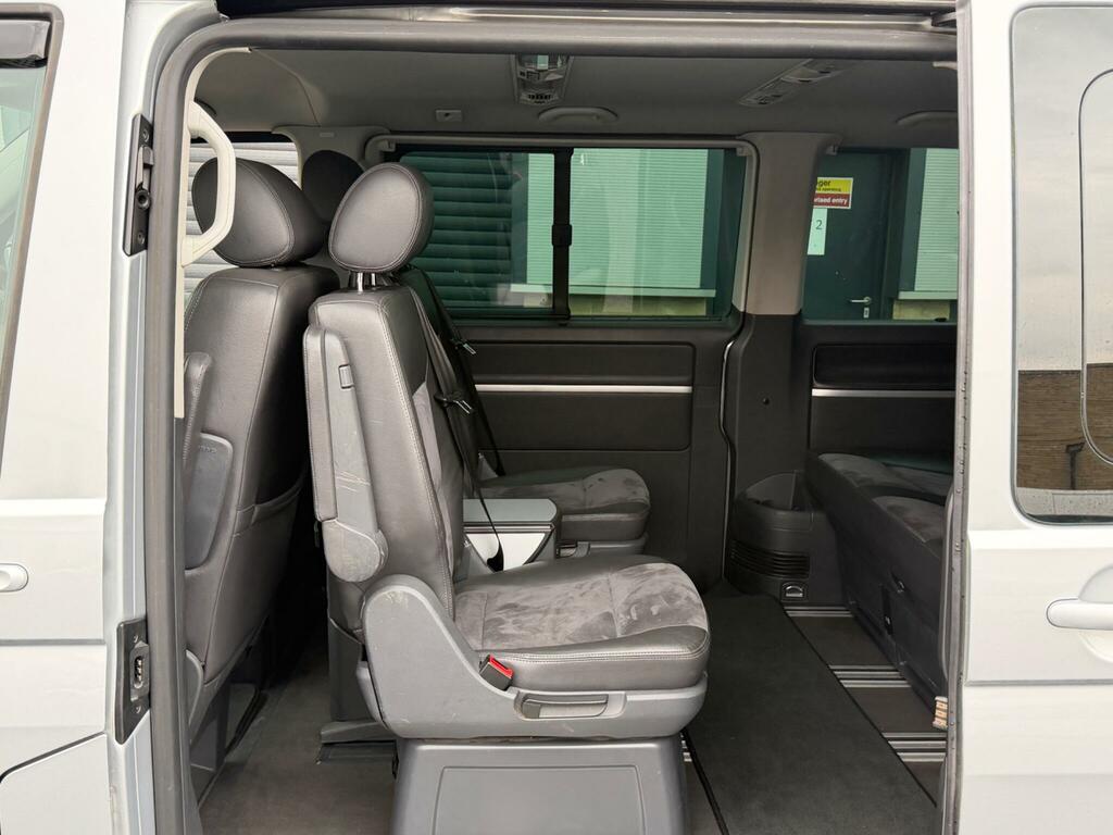 Volkswagen Caravelle 2.5 Tdi Pure Drive Executive Tiptronic Euro 4 Silver #2