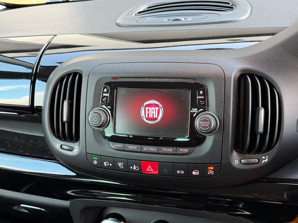Fiat 500L Red #21