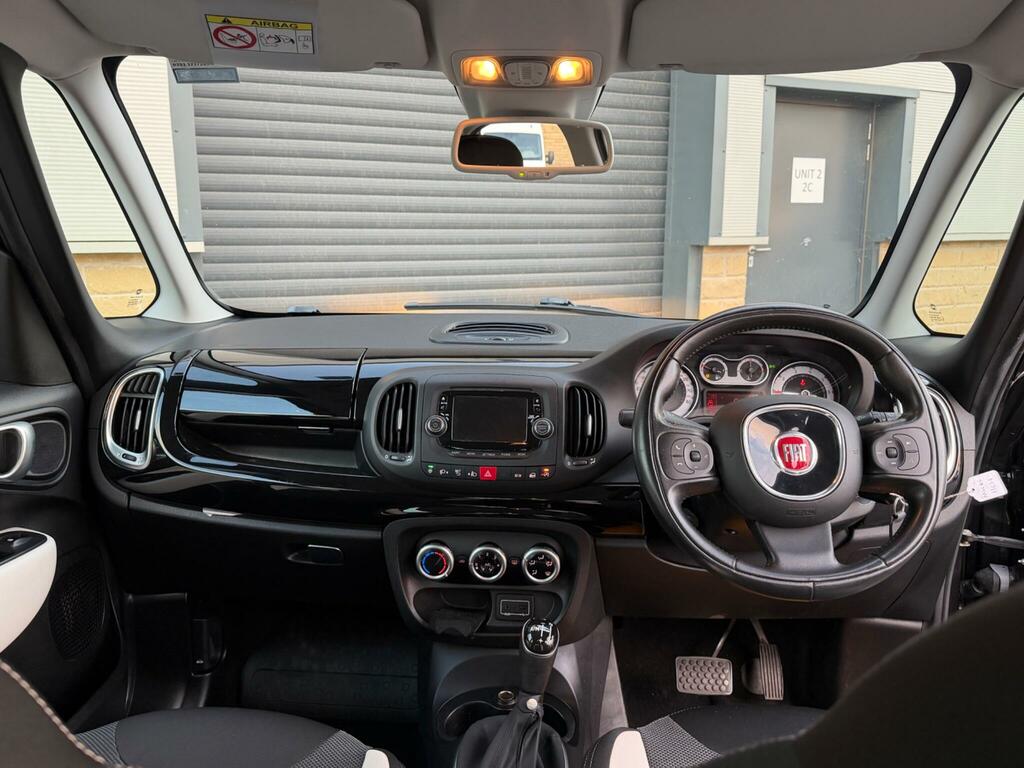 Fiat 500L Red #17