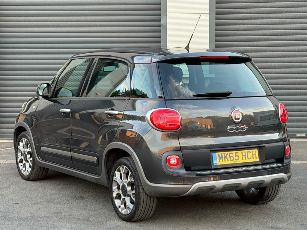 Fiat 500L Red #9