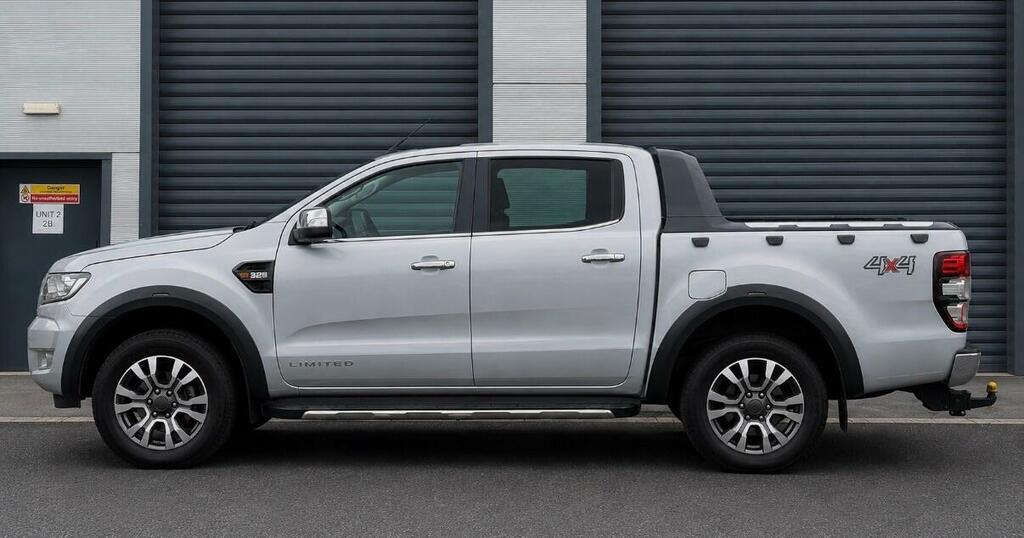 Ford Ranger Black #3