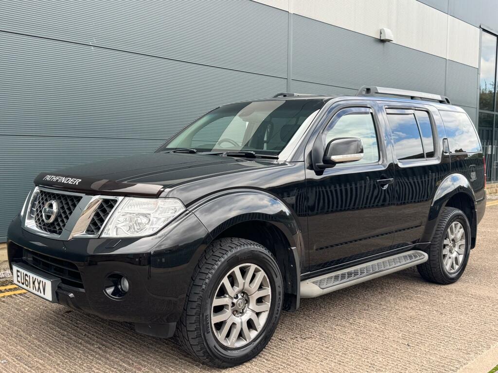 Nissan Pathfinder Tekna Black #4