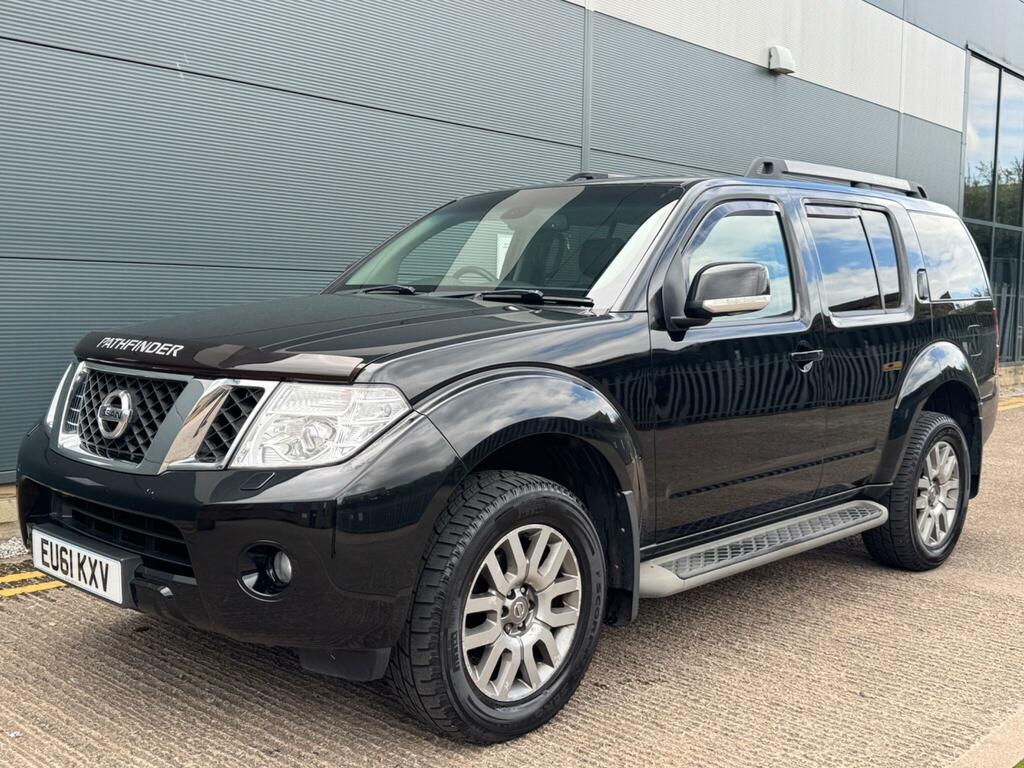 Nissan Pathfinder Tekna Black #6