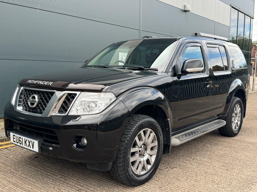 Nissan Pathfinder Tekna Black #5