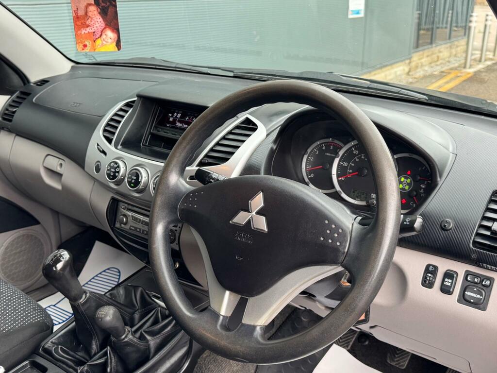 Mitsubishi L200 Red #34