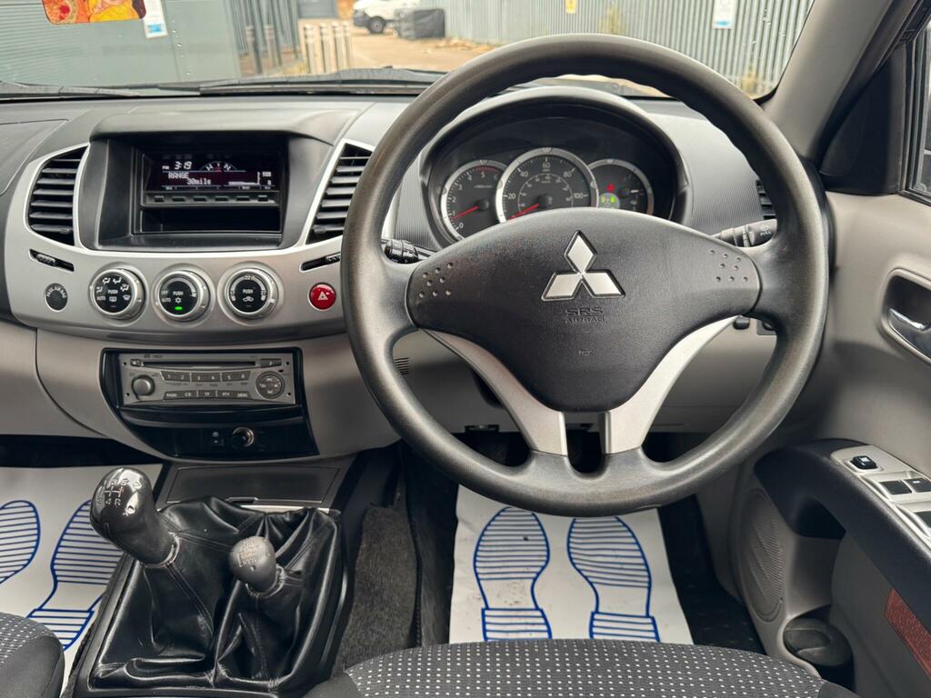 Mitsubishi L200 Red #35