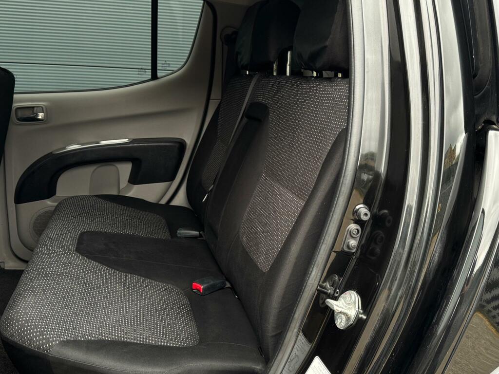 Mitsubishi L200 Red #33