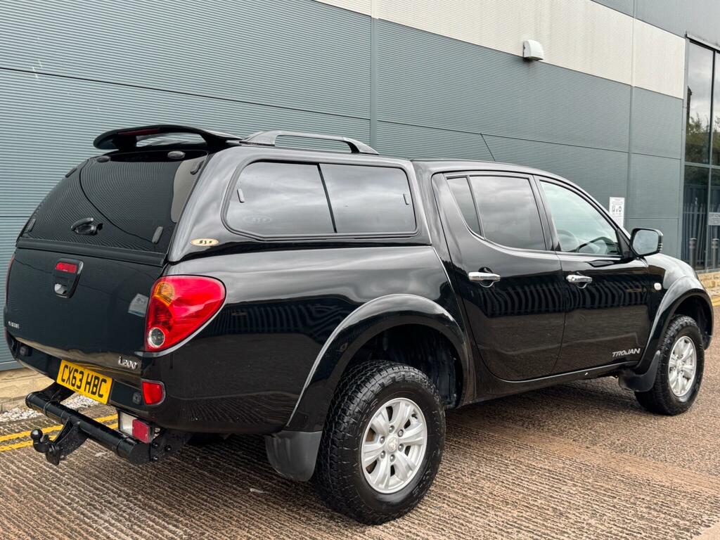 Mitsubishi L200 Red #13